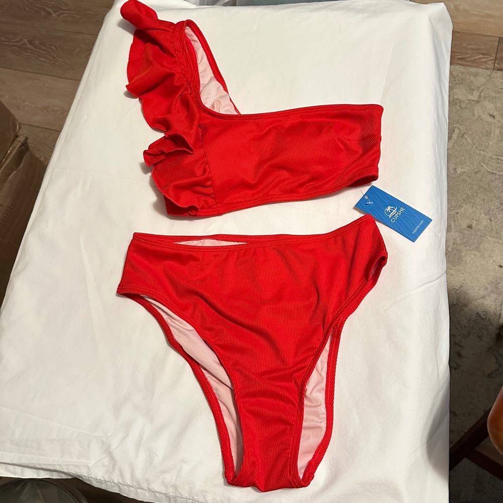 NEW Cupshe Red Ribbed One Shoulder Ruffle Bikini High Waisted Size Small Beach - Picture 4 of 9